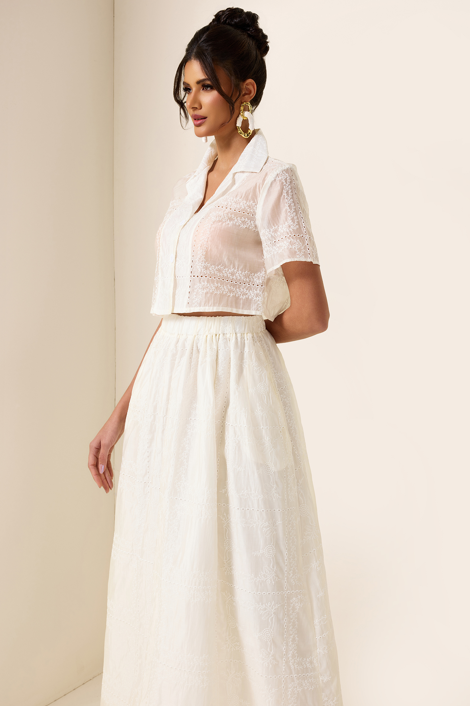 Solid Embroidred Top ＆ Mid Waist Embroidered Skirt Set